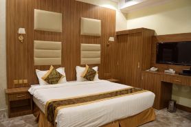 Golden Pearl Hotel
