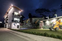 Brand New Luxury Spacious 12 Bedroom Ocean Front Luxury Villa South Jaco.