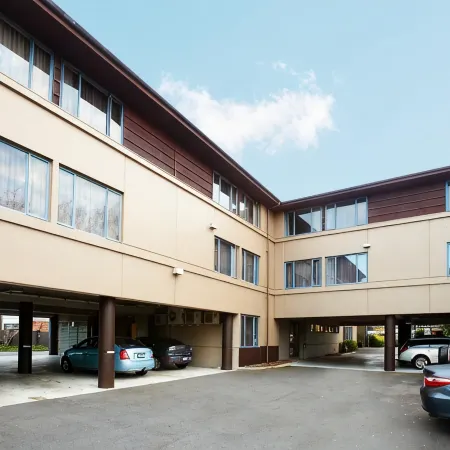 Ventura Inn & Suites Hamilton