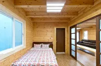 Boryeong Haesol Log Pension - Pools