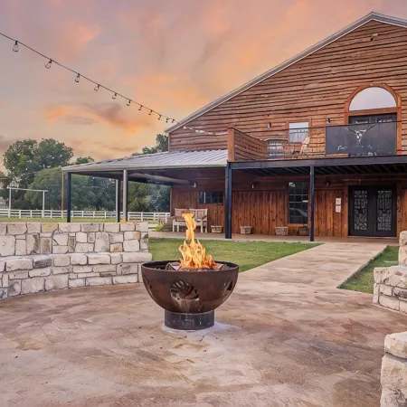 Cozy Longhorn Suite on the River