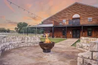 Cozy Darlin' Suite on the River - Chalets