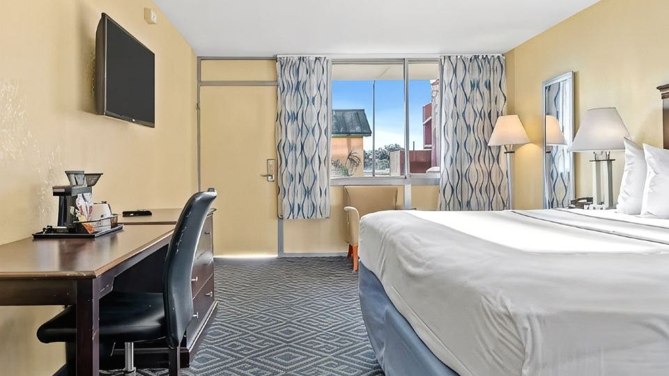 Baymont by Wyndham Orlando North Millenia