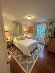 Private, wooded, and convenient cottage just blocks from SOMC