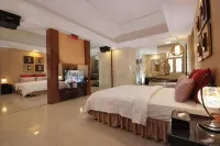 Q Motel