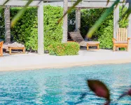Apt 2 rooms with private beach and ideal pool - С бассейном