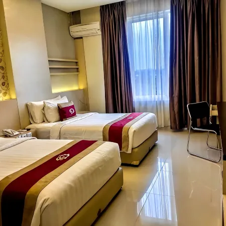 Grand Parama Hotel
