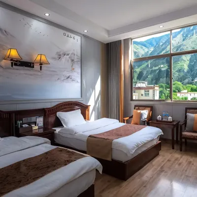 Tibet Sunshine Inn Hotels near Benzilan Town