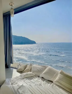 Bluc Ocean and Bluc Bay Apartments - Condos