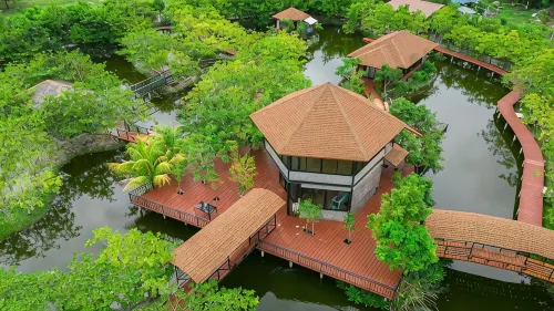 The Beatles Lagoon - Homestays
