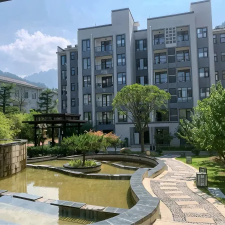 Luanchuan glance cloud sea homestay