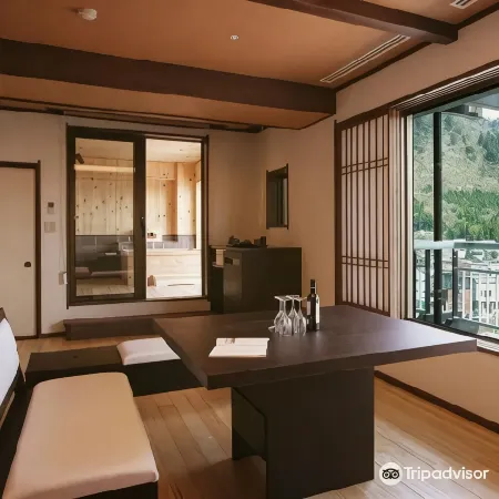 Kinugawa Hotel Mikazuki Отели рядом с достопримечательностью «Кинугава-Онсэн»
