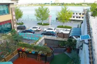 Dandong Yi Inn (Yalujiang Broken Bridge Branch) - balcony