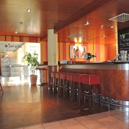 B&B HOTEL Frankfurt-Messe Отели рядом с достопримечательностью «Редельхайм»