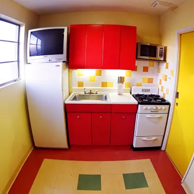 Banana Bungalow Hollywood Hotel & Hostel Hotels near Death Museum