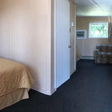 Country Squire Motel Hotels in Arnprior