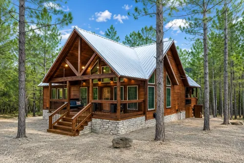 Just Chillin' - Romantic 💑Luxury, Arcade, Outdoor Amenities, Hot Tub🌲🌊🔥 - Romantic