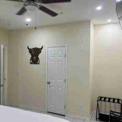 5-Min Walk to Lucky Eagle Casino • 2BR 2BA • 1st Floor Rooms