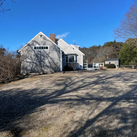 Elbow Inn: Private Retreat with Two Master Suites