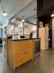 Upscale Condo with Private Entry! Walk to Downtown Restaurants & Shops! - 4 stjerner