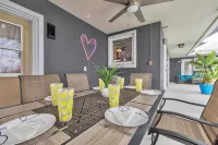 WATERFRONT MODERN 4/2 FLORIDA HOME POOL BOAT DOCK AND LIFT DIRECT GULF ACCESS - ビーチサイド