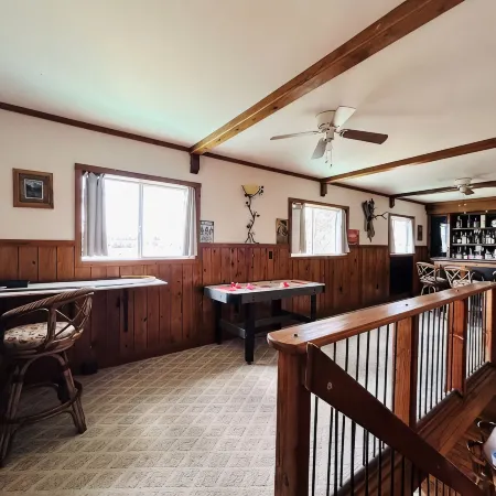 Delightful 3-bedroom house with AC in Usk