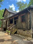 2-BR, 3 B 1860 hand hewn log cabin in peaceful setting Rutherfordton WiFi, AC - Chalets