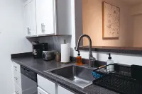 Modern Luxury 1BR Stamford Getaway - Condos