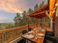 New 4BR Luxe Getaway Stunning Views/ Hot Tub/ Home Theater & Games- Pet Friendly 貝利酒店