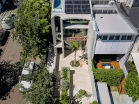 Camperdown - Luxury Architectural Escape - Brand New Home!!! Hotels in Camperdown