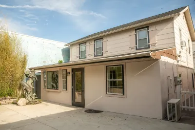 Cozy Rehoboth Beach 2BR Retreat - Just 1.5 Blocks to the Beach! Hotels in 