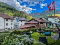 Vacation apartment with panoramic views of the Swiss mountains - Swimmingpools