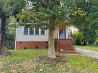 Demure 3-bedroom bungalow in Atlanta. 7 minutes from Mercedes-Benz Stadium - 2 Sao