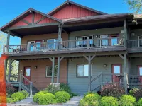Lakeview Getaway-Walk To Downtown Bigfork, Rated #1 Lake town in USA Hotel di Bigfork