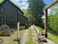 Architectural Gem - Catskill Chalet, Hot Tub, Wraparound Deck on 6 Acres - Wifi
