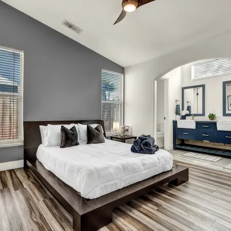 Magnolia Peaceful Vibes + Cozy Near Hospital Lemoore Base and centrally located