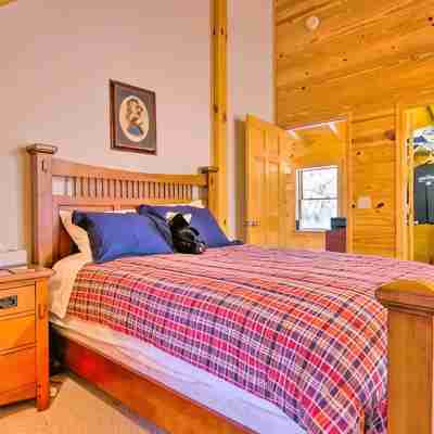 Relaxing Cozy 2 Bedroom Cabin in Lake Lure Rooms