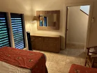 2/2 BEACH FRONT RESORT w/AC, Poipu Beach, Kiahuna Gardenview -End Unit, Pool/Gym - Homestays
