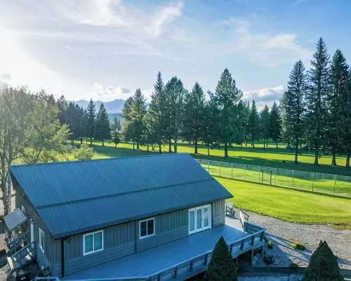 Sleeps up to16! Family Friendly! Newly Renovated, steps from the Golf Course! Hotels in Libby