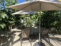 Tropical Gateway to the Beaches. Caribbean Tiki Hut feeling - w/m discounts - Strand