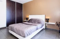 Porticcio: Porticcio rental sea view (T2) luxury apartment 100m from the beach - Homestays