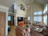 Charming farmhouse in Historic Spring City with AC, WiFi, and full kitchen. Hotele w: Spring City
