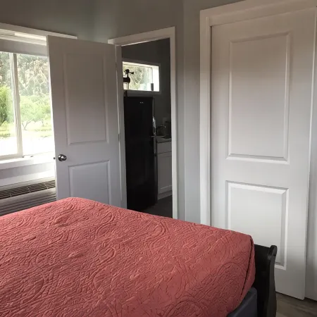 Modern Tiny House in Apple Orchard Between Zion and Bryce