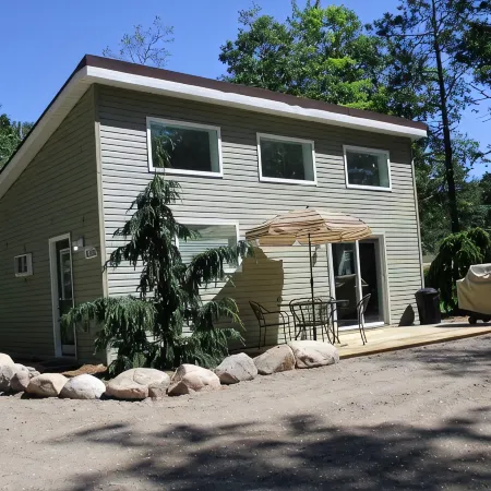 Amazing Dome! Panoramic Barrel Sauna! Hot Tub! Sleeps 6 Pet Friendly, Fire Place Отели в г. Интерлошен