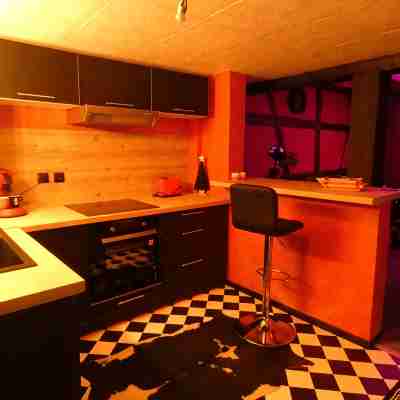 LOVE ROOM Red and black Others