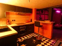 LOVE ROOM Red and black Hotels in Barr