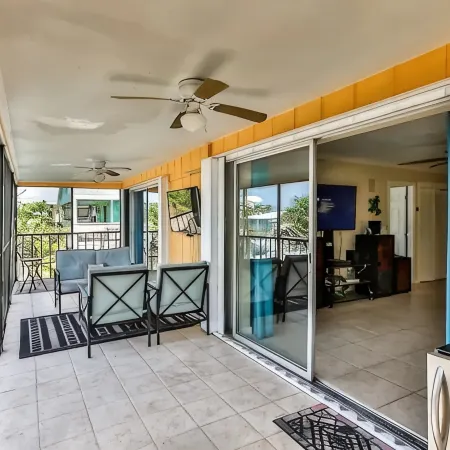 Summer Vacation at Gulf Side Gem! 45 ft. Dock, Pool , Hot Tub and More