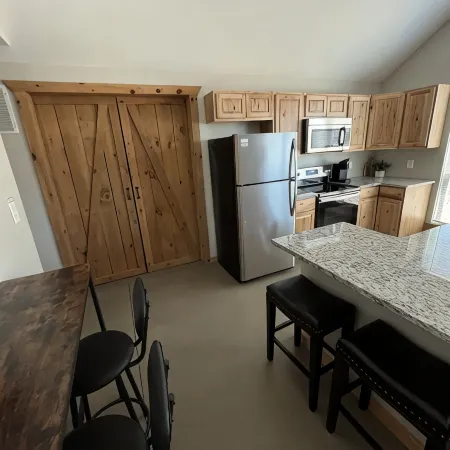Charming 2-bedroom cabin with WiFi in brilliant Winston-Salem