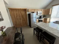 Charming 2-bedroom cabin with WiFi in brilliant Winston-Salem - 샬레 호텔