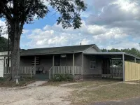 Charming 2-bedroom fishing cabin located near Lake Sam Rayburn